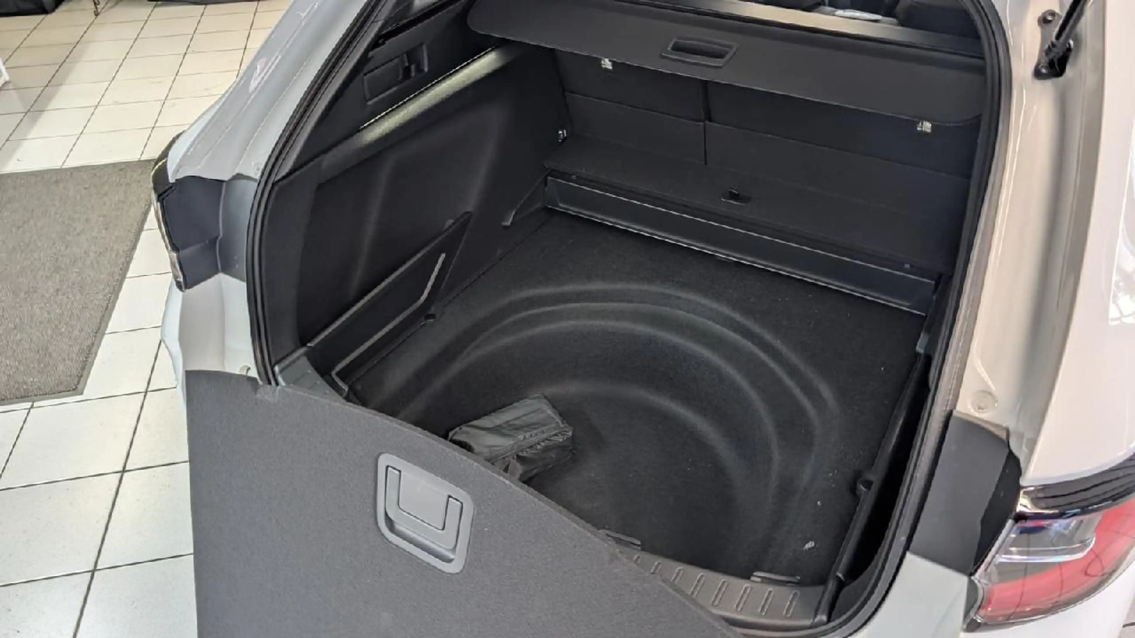 Suzuki Swace 1.8 Hybrid Comfort+ — photo 15