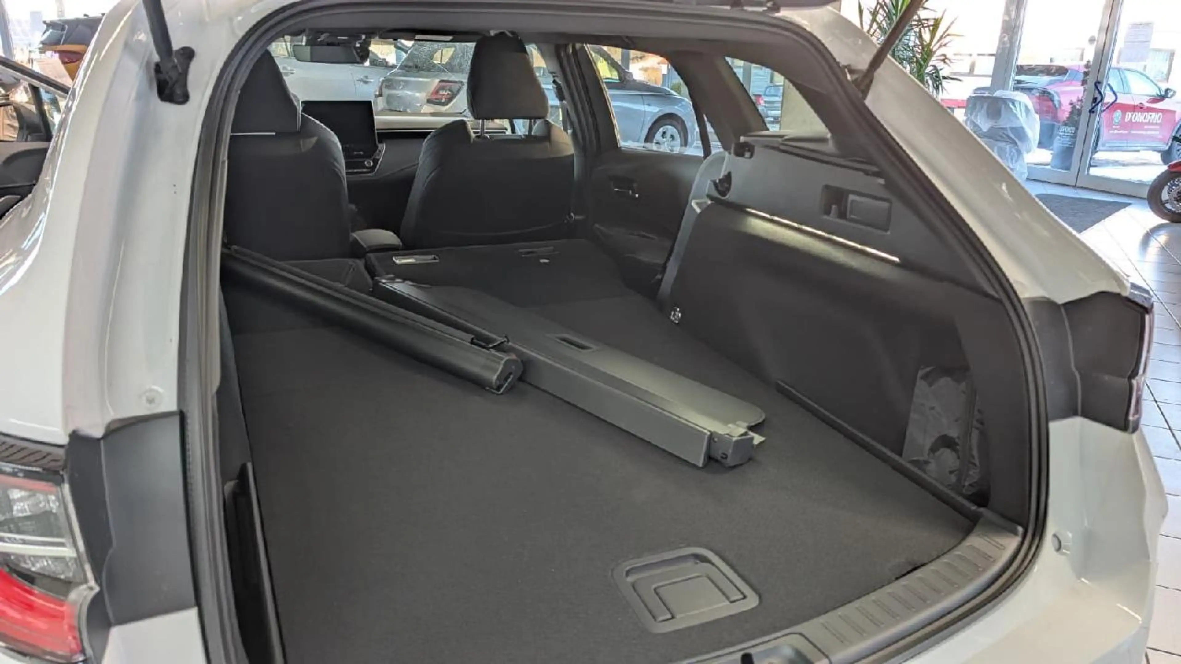 Suzuki Swace 1.8 Hybrid Comfort+ — photo 11