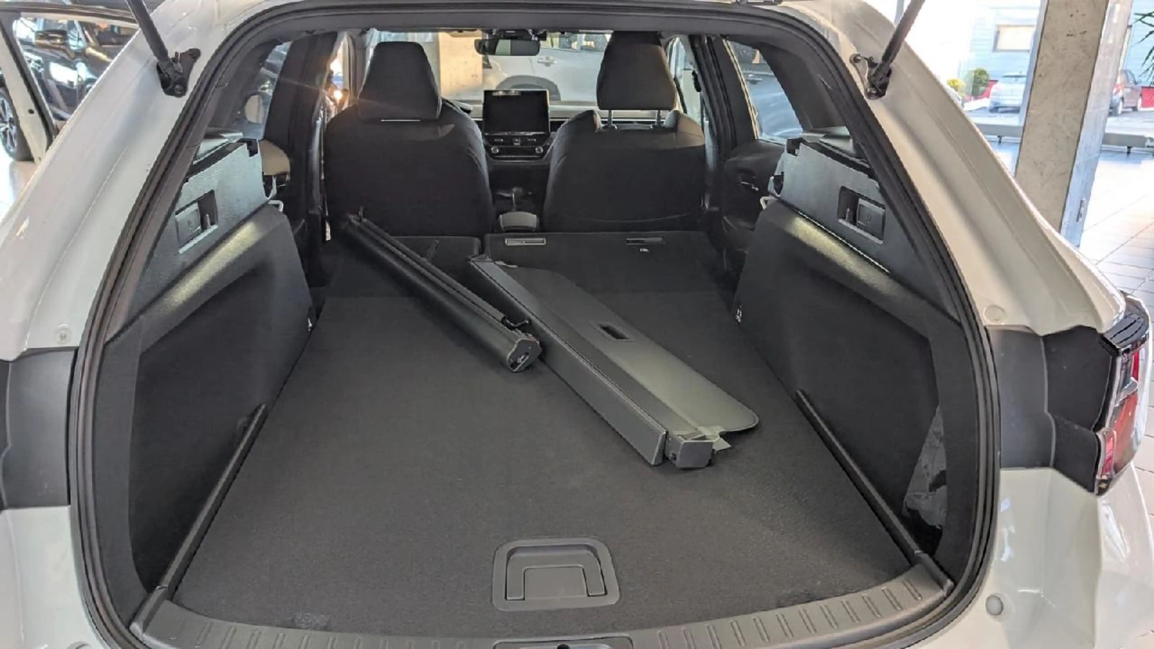 Suzuki Swace 1.8 Hybrid Comfort+ — photo 12