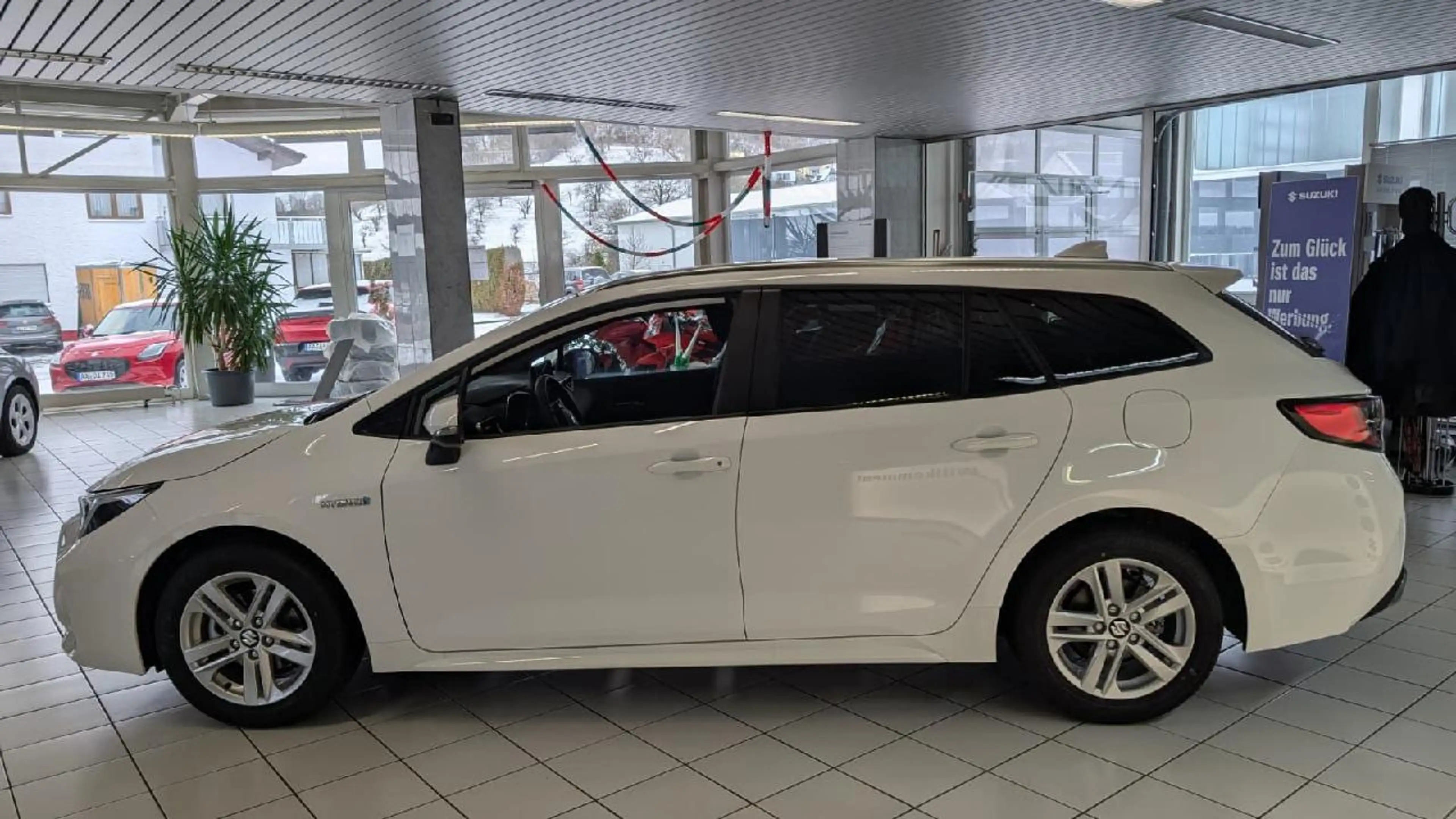 Suzuki Swace 1.8 Hybrid Comfort+ — photo 3