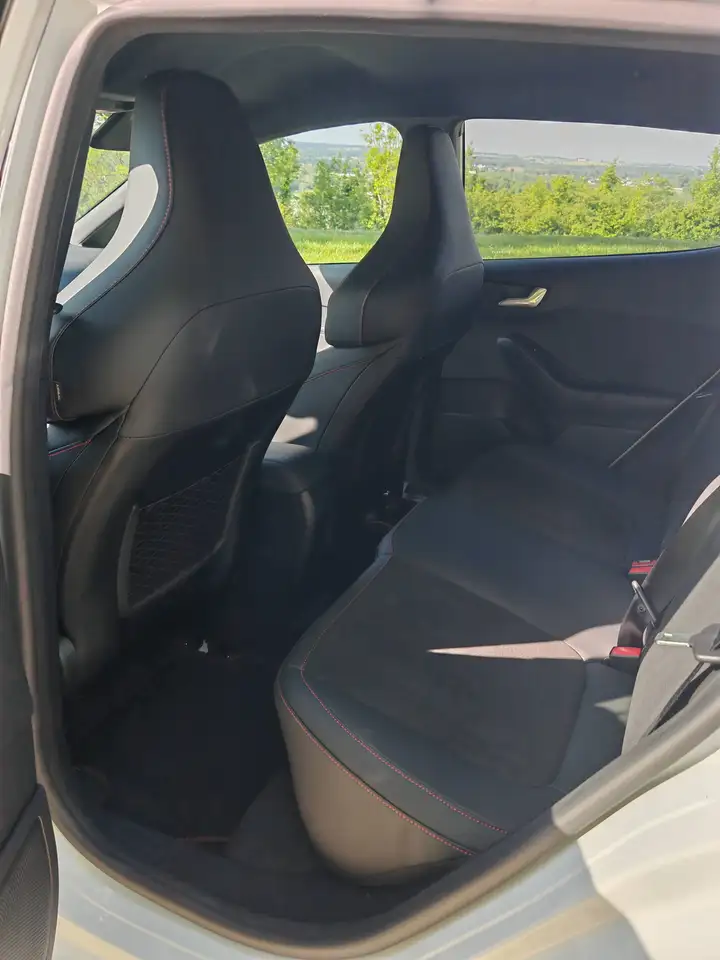 Ford Fiesta ST — photo 11