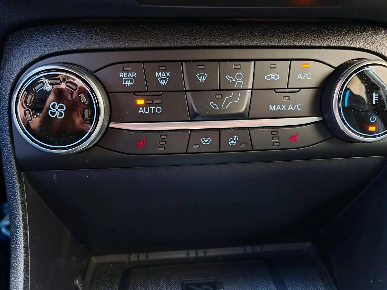 Ford Fiesta ST — photo 12