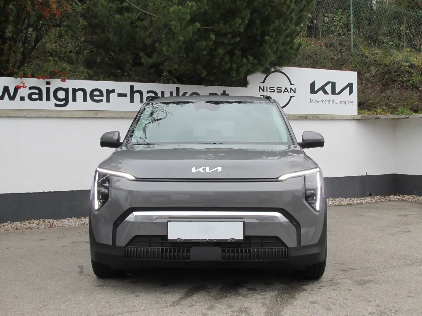 Kia EV3 FWD 81,4kWh Long Range Earth Plus Grau - 2