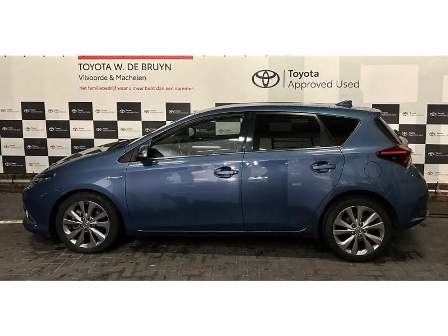 Toyota Auris Lounge Blau - 2