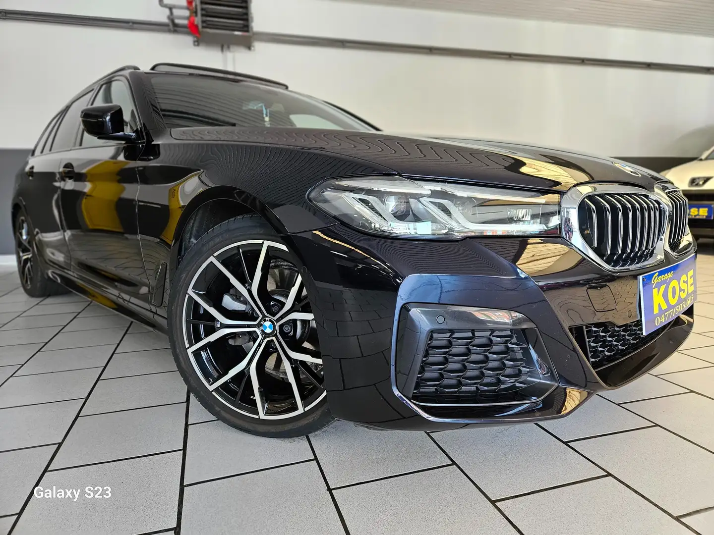 BMW 520 i PACK-M SPORT TOIT PANO COCKPIT AMBIANCE LED FULL Zwart - 2