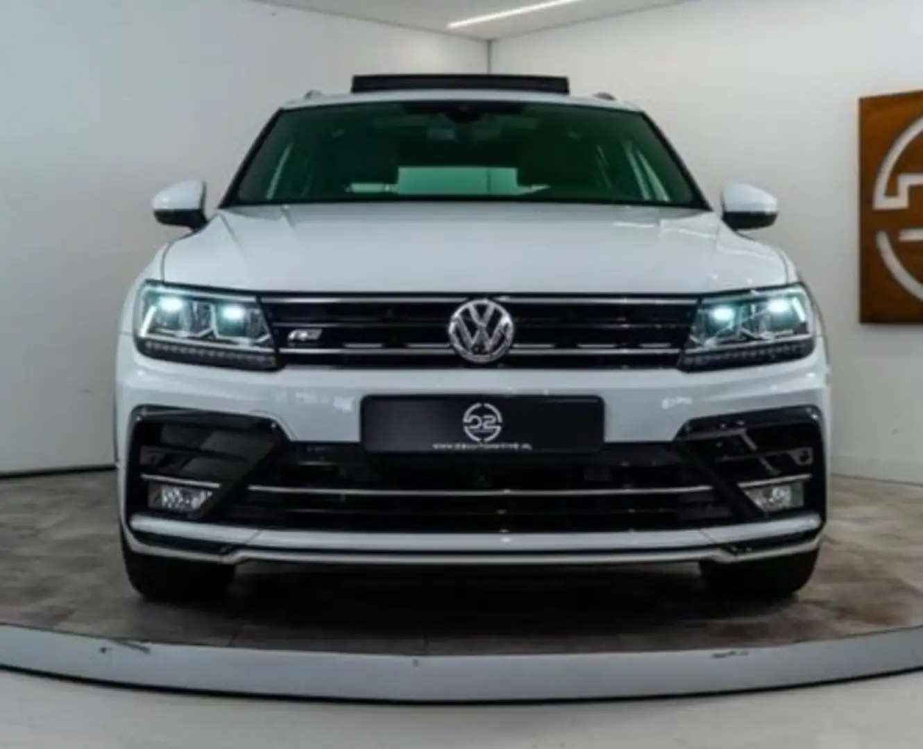 Volkswagen Tiguan Tiguan 1.4 TSI Highl. Bus R Wit - 1