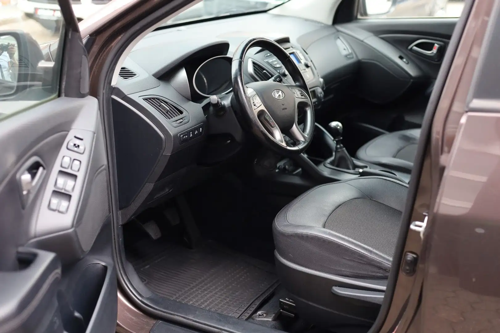 Hyundai iX35 Trend AWD*2.0l Diesel*PDC*Xenon* Maro - 2