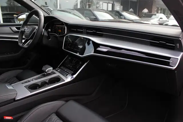 Audi A6 view 14