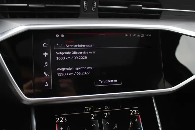 Audi A6 view 26
