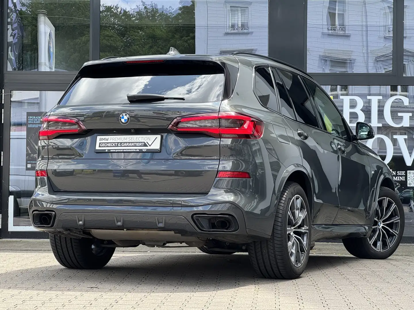 BMW X5 xDrive30d M Sport Laser DA PA Pano HuD B&W Grau - 2