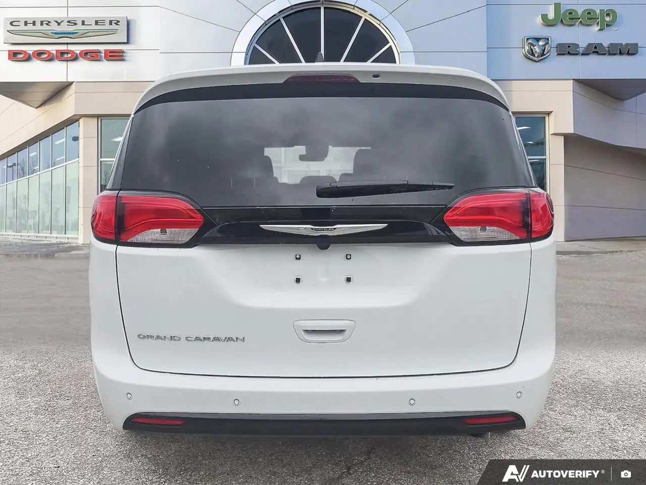 Chrysler Grand Caravan снимка Chrysler Grand Caravan