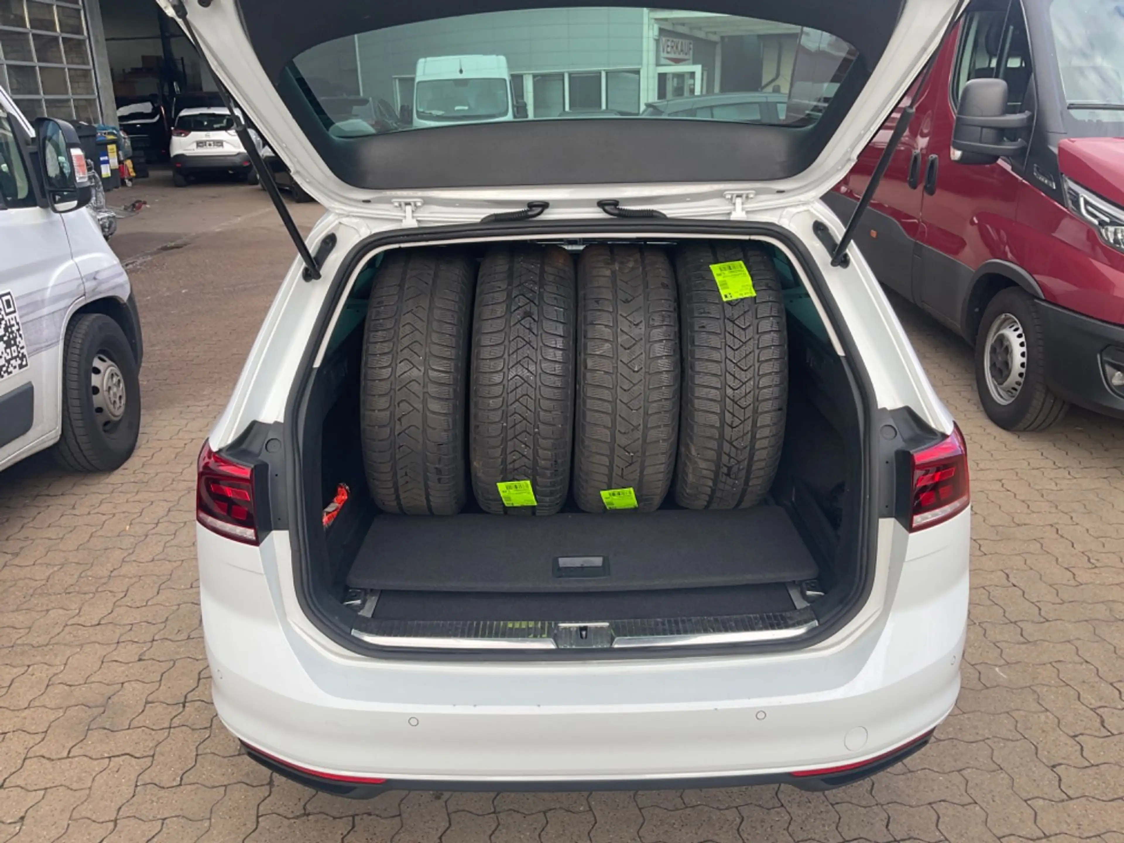 Volkswagen Passat Variant Basis TÜV 09.2027 1 HAND — photo 8