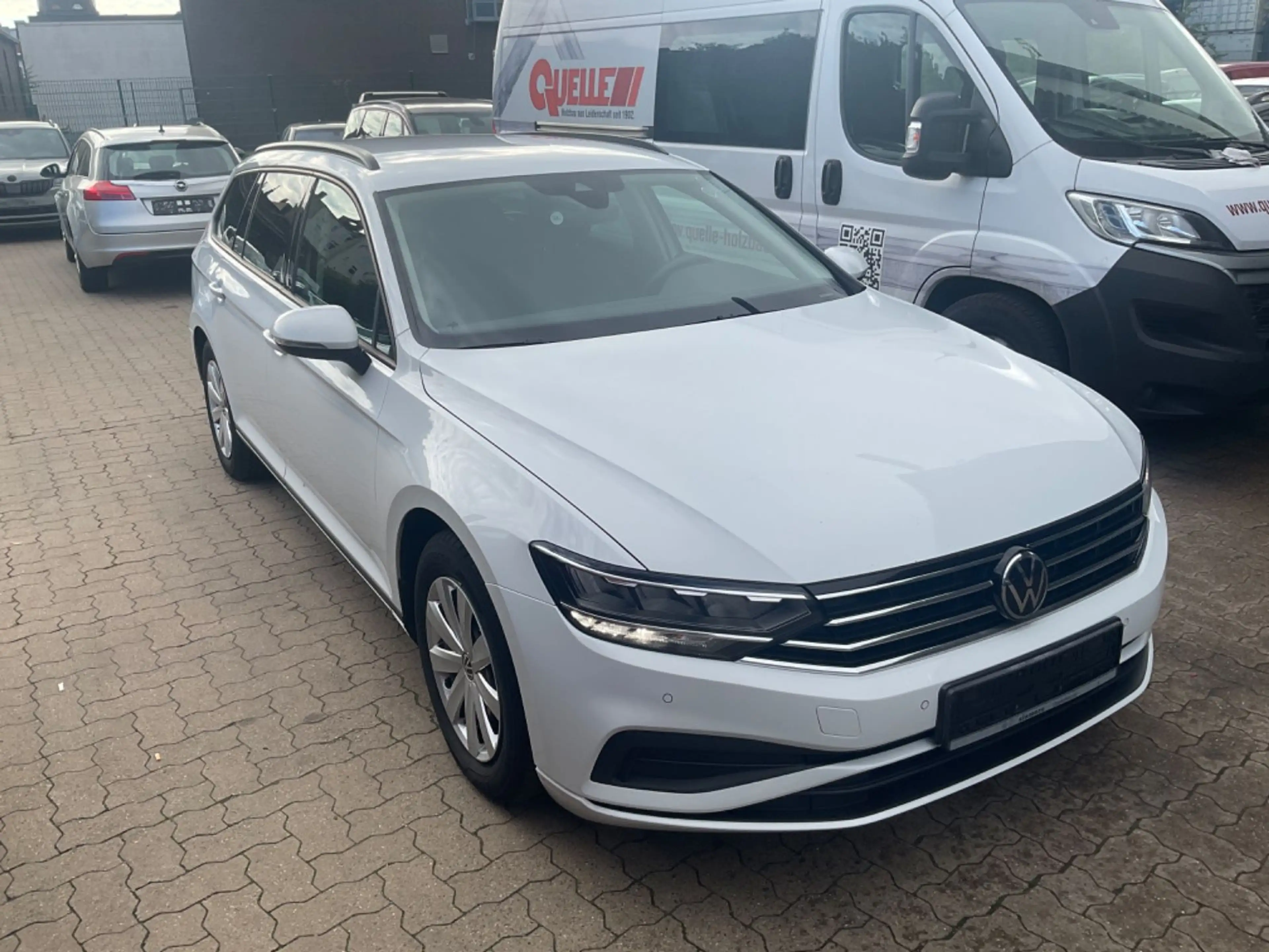 Volkswagen Passat Variant Basis TÜV 09.2027 1 HAND — photo 4