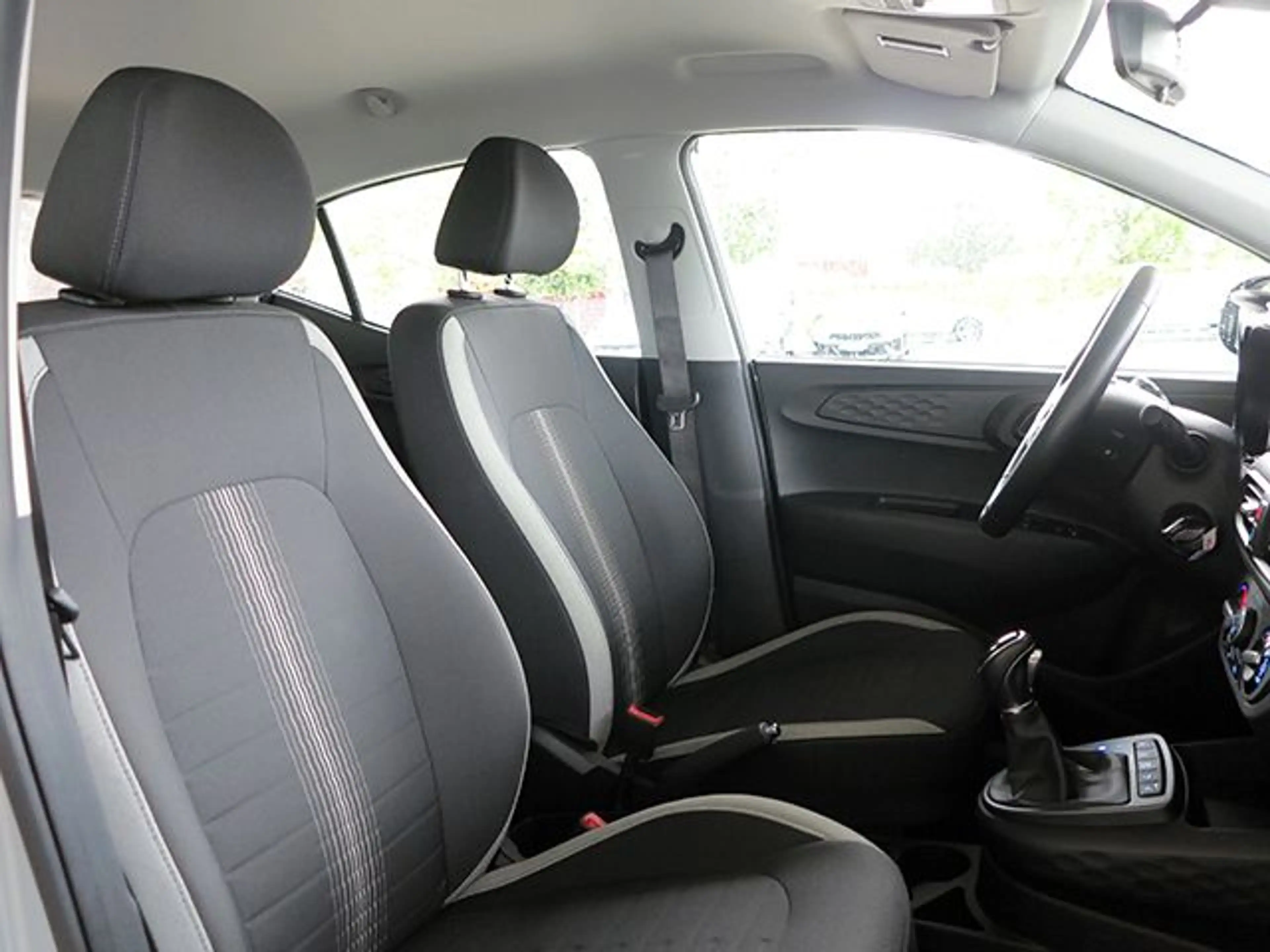 Hyundai i10 Trend | AndroidAuto | PDC | Winterp. | DAB — photo 15