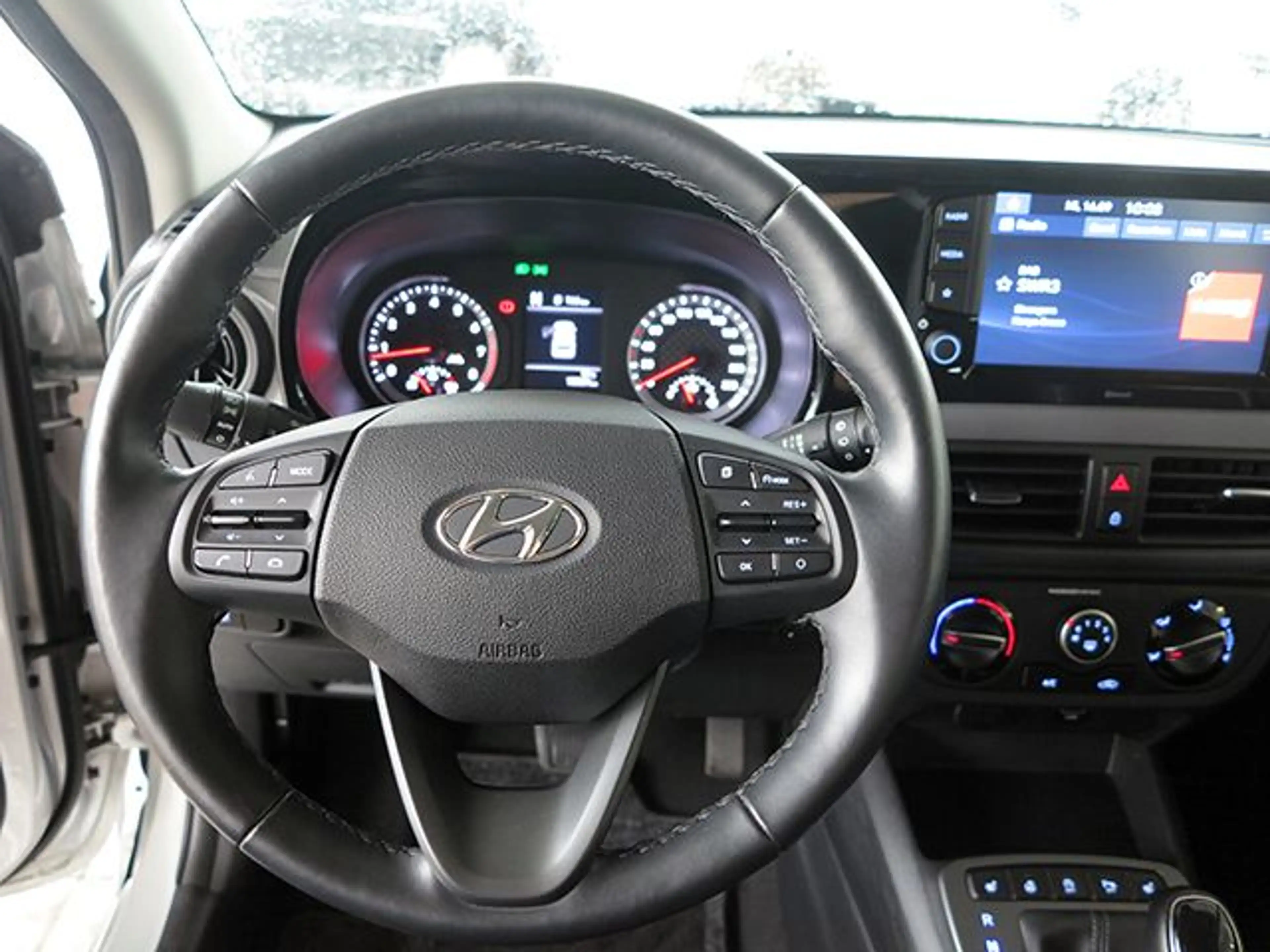 Hyundai i10 Trend | AndroidAuto | PDC | Winterp. | DAB — photo 8