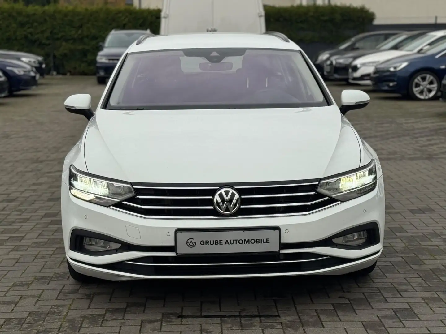 Volkswagen Passat Variant Business DSG*LED*NAV*SHZ*ACC*CAM Weiß - 2