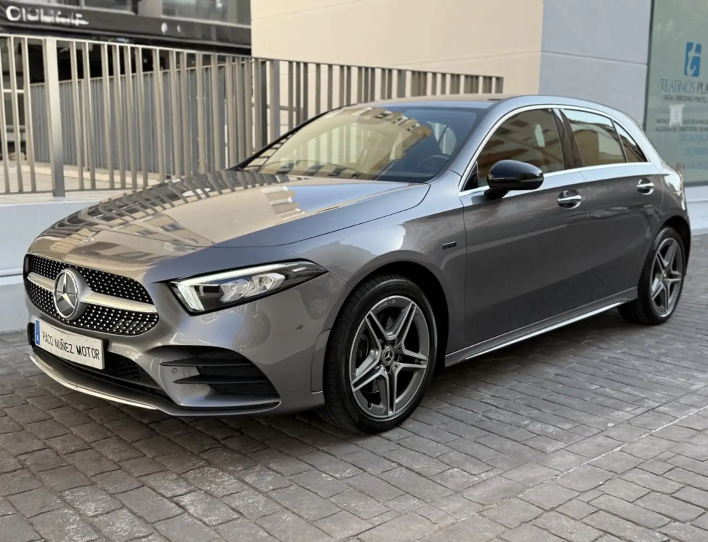 Mercedes-Benz A 250 250e 8G-DCT Gris - 1