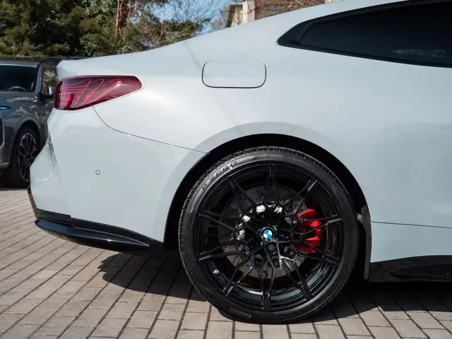BMW M4 view 10