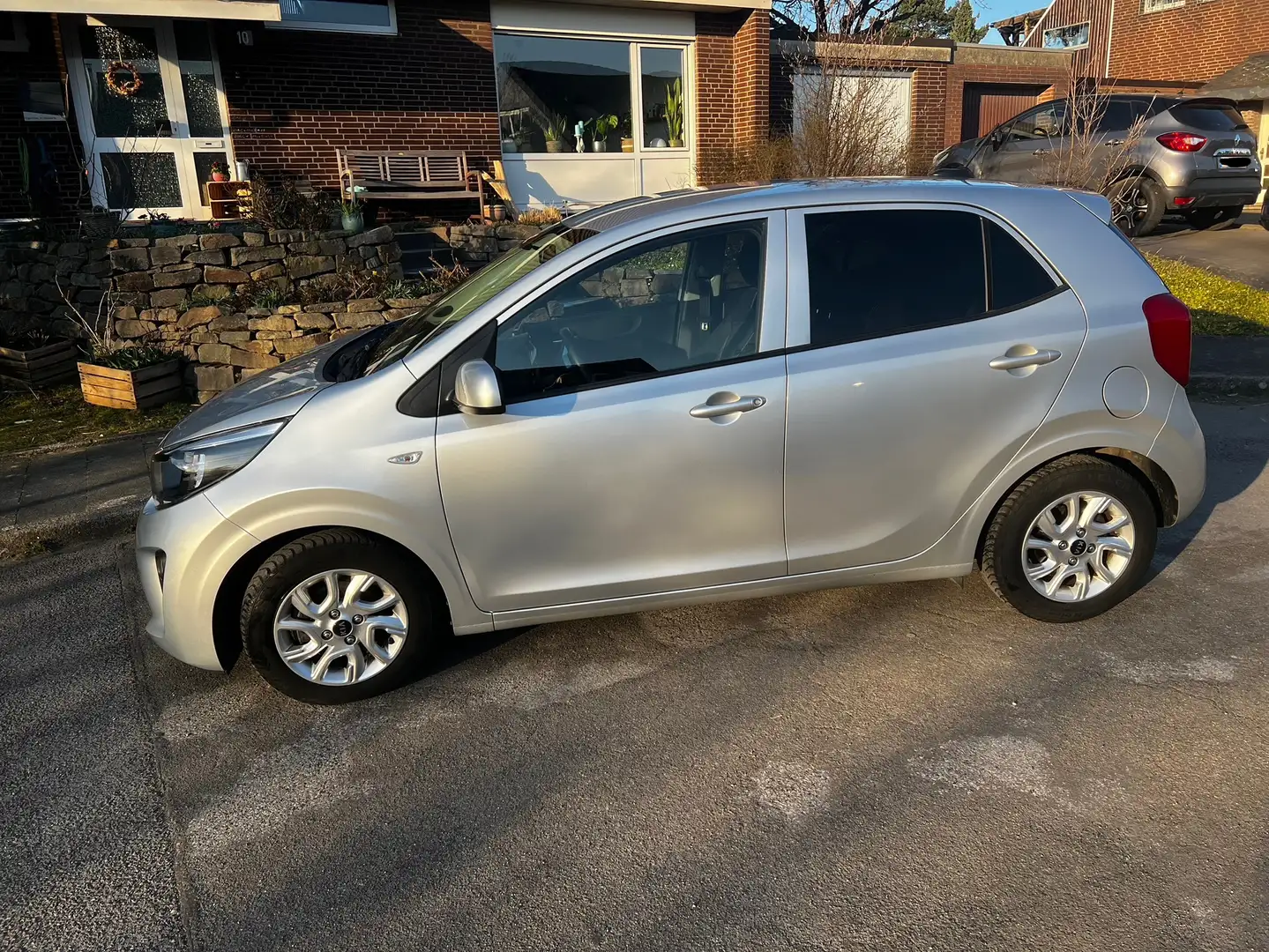 Kia Picanto Picanto+1.0+ISG+Dream-Team+Edition Silber - 2