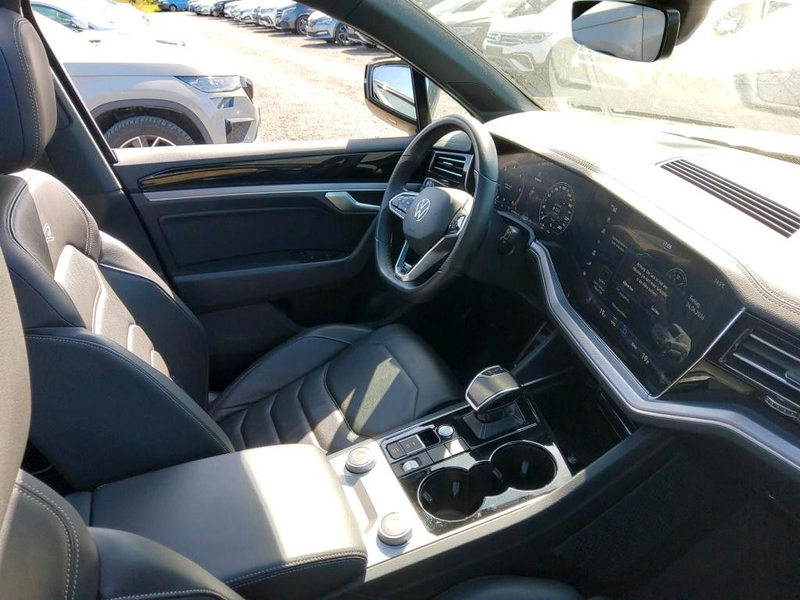Volkswagen Touareg 3.0 TDI 4M R-LINE*MATRIX*LUFT*PANO*ACC* — photo 6