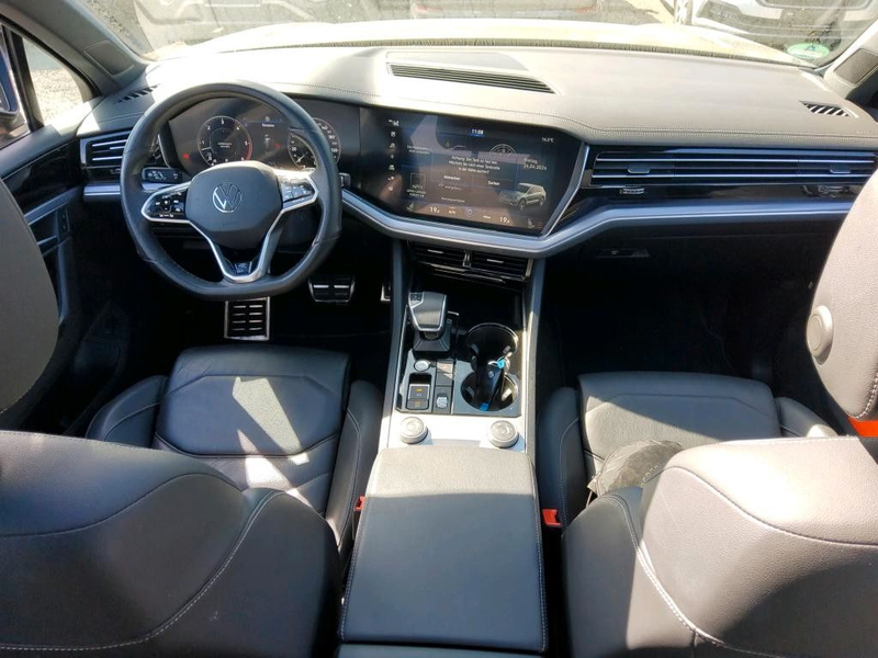 Volkswagen Touareg 3.0 TDI 4M R-LINE*MATRIX*LUFT*PANO*ACC* — photo 8