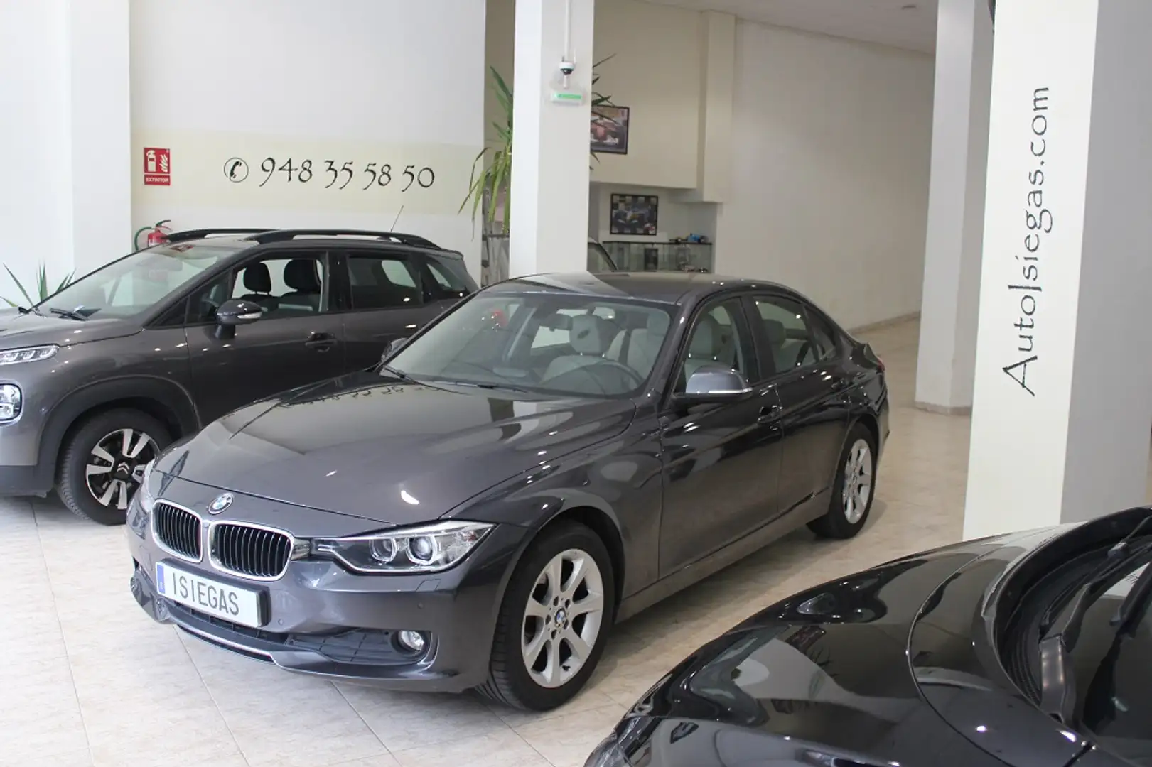 BMW 318 318d Luxury Gris - 1