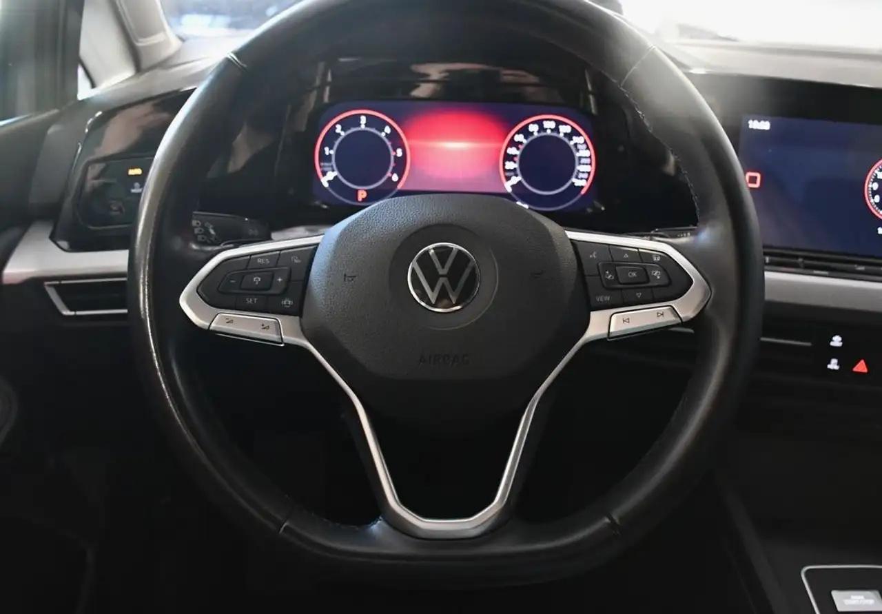 Volkswagen Golf Standard Model — photo 3