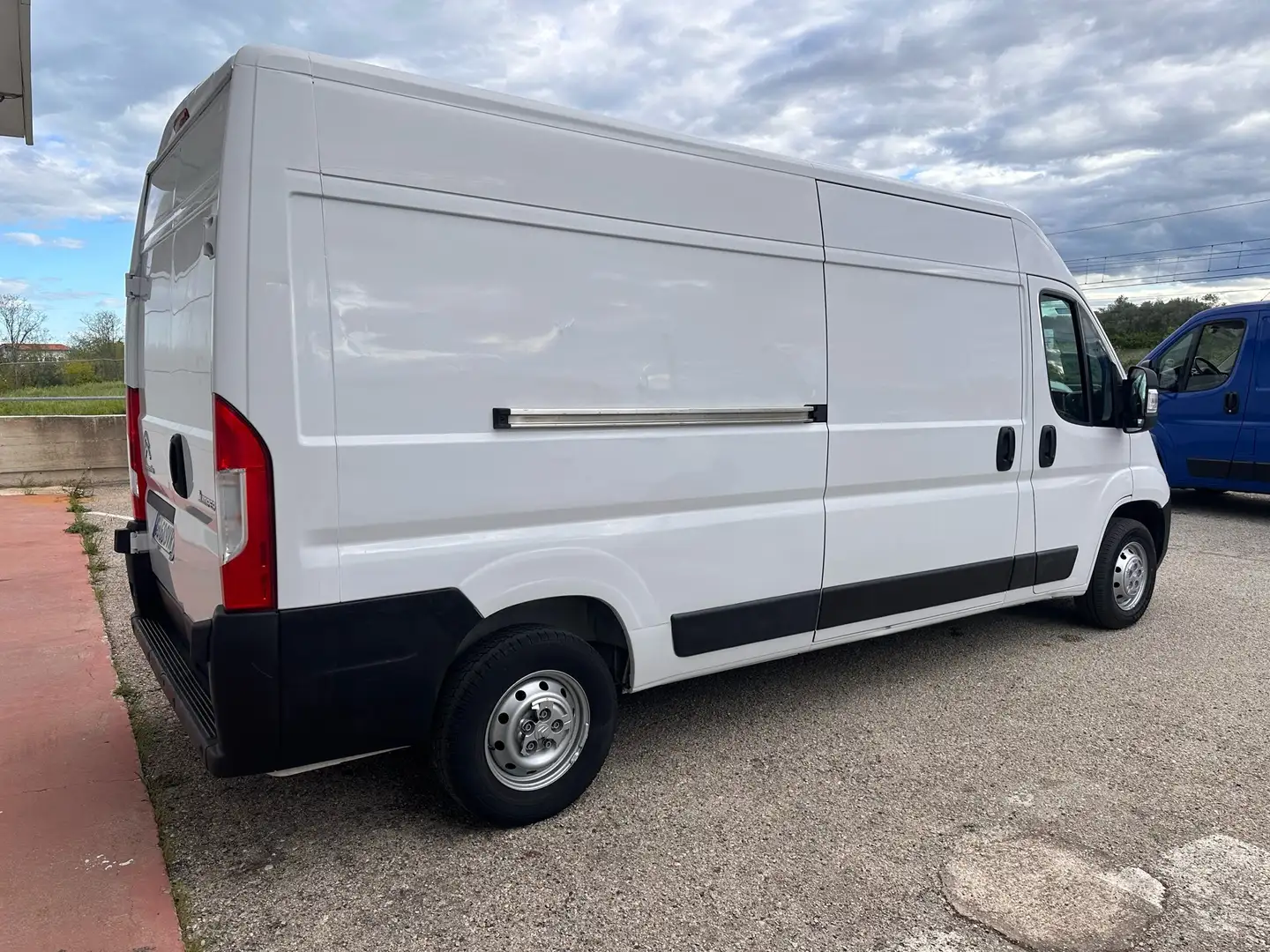 Citroen Jumper CITROEN JUMPER 35 L3H2 BlueHDi 165cv** Белый - 2