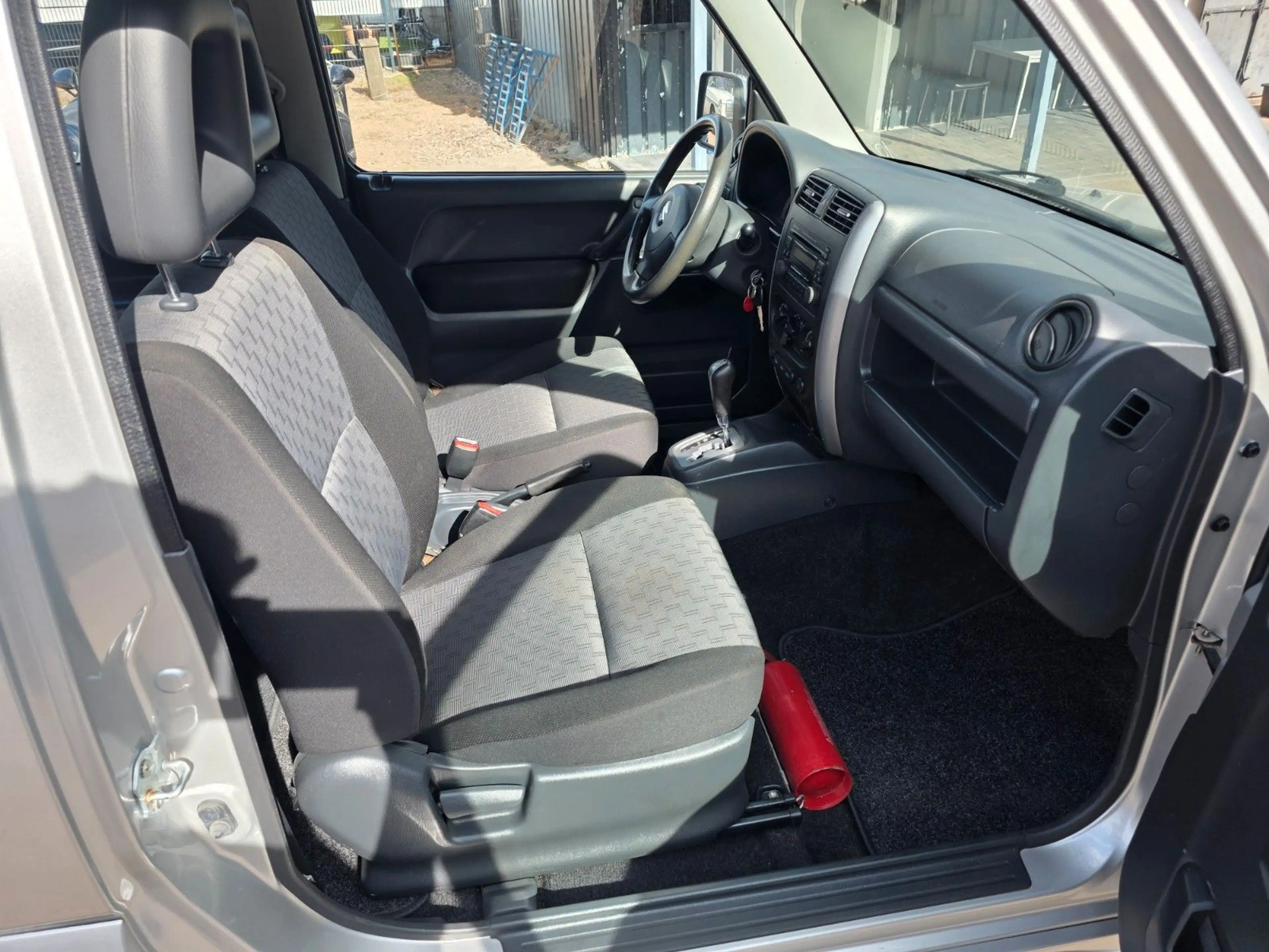 Suzuki Jimny 4x4 Automatik+AHK+Klima+TÜV neu — photo 10