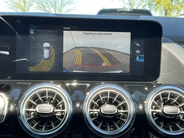 Mercedes-Benz Gla Class view 5