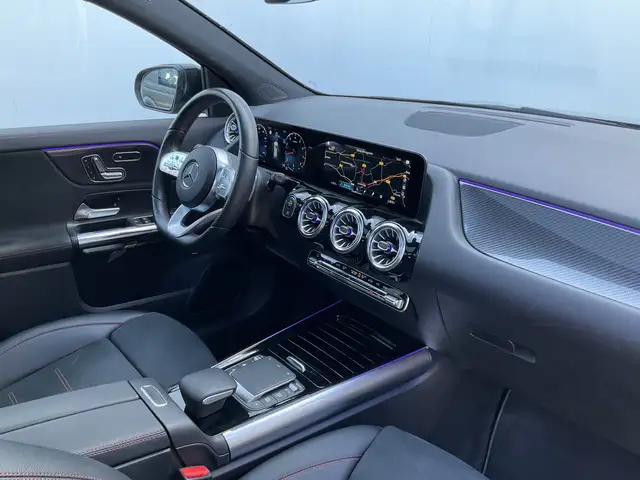 Mercedes-Benz Gla Class view 3
