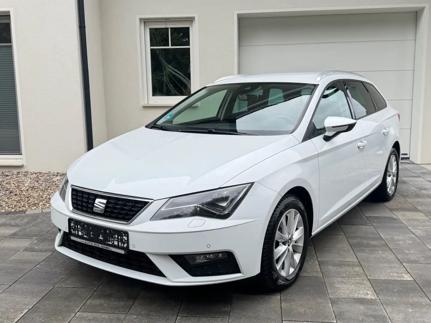 SEAT Leon ST 1.6 TDI DSG Style, Navi, SHZ, LED, ACC Blanc - 1