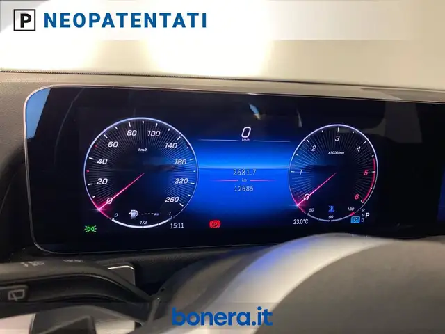 Mercedes-Benz GLB view 14