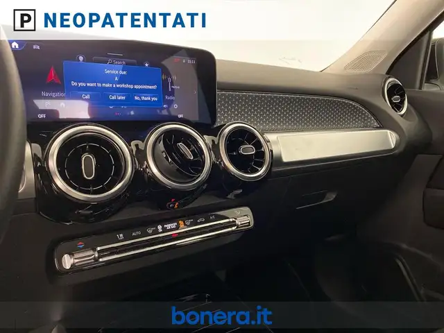 Mercedes-Benz GLB view 13