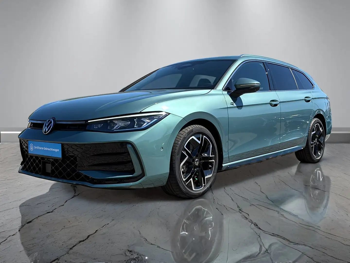 Volkswagen Passat Variant R-Line 2.0TDI DSG 4Motion +AHK+KA Grün - 2