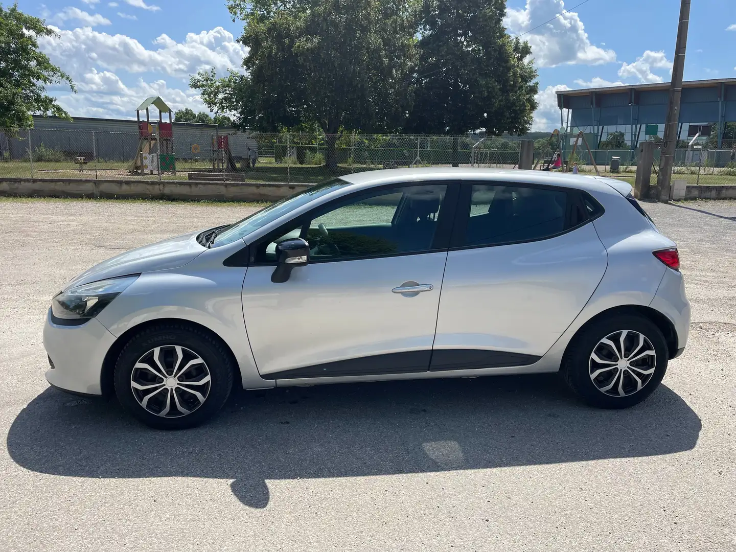 Renault Clio IV 1.5 DCI 75 Life eco2 5places Argent - 2