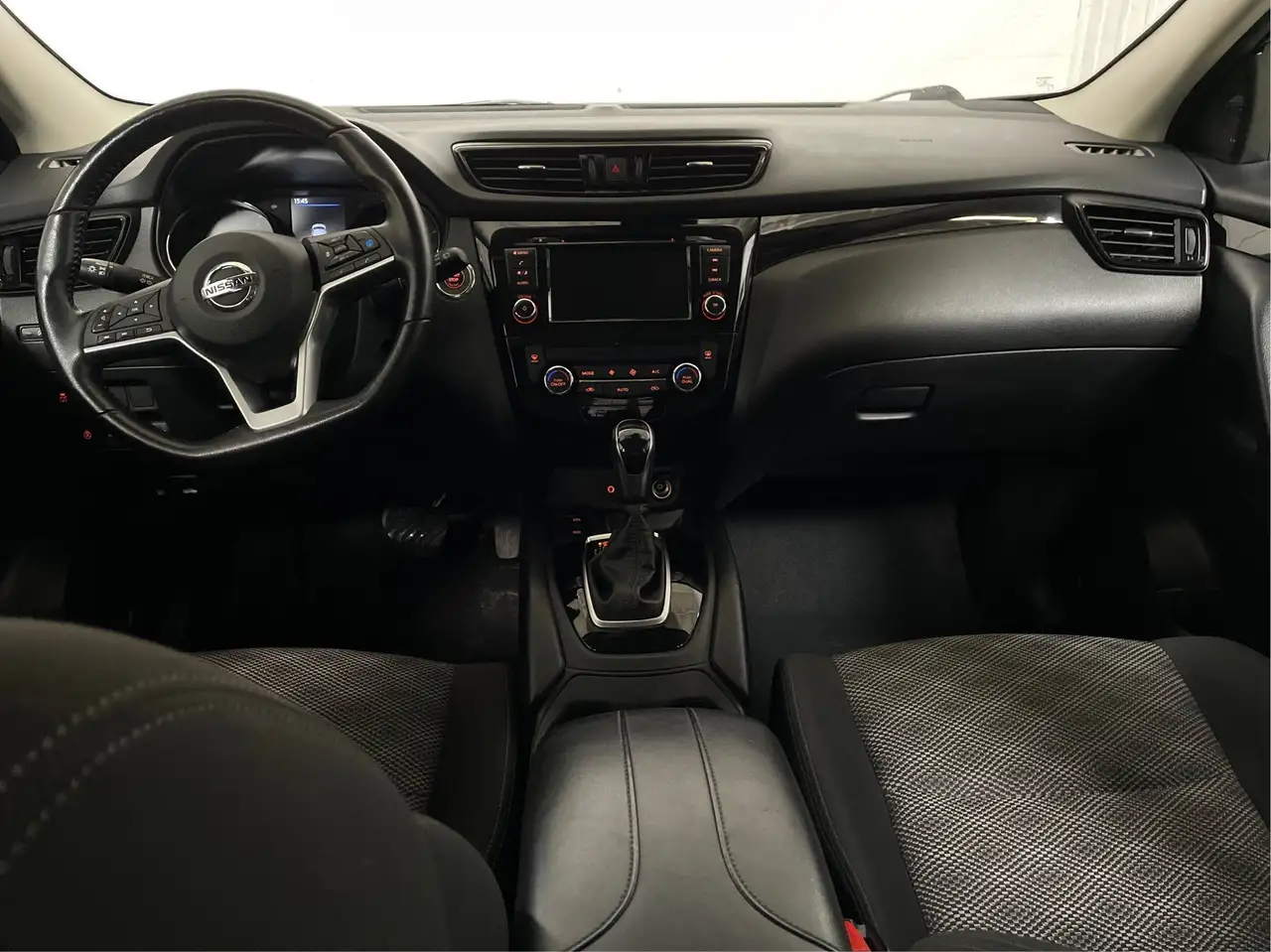 Nissan Qashqai снимка Nissan Qashqai