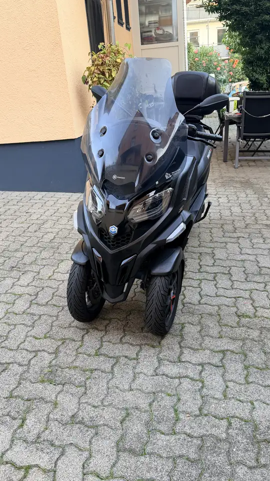 Piaggio MP3 400