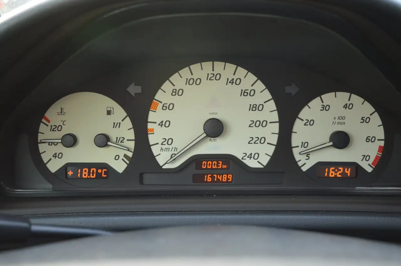 Mercedes-Benz CLK 200 Coupe (208) Sport Automatik Glasschiebedach Klima, foto 10
