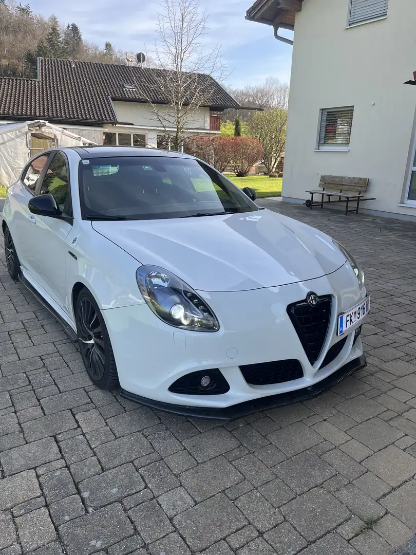 Alfa Romeo Giulietta 1750 TBi Quadrifoglio Verde - 2