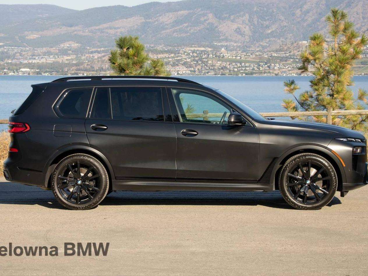 2026 BMW X7 Edition 7 - Frozen Black - No accidents — снимка 1