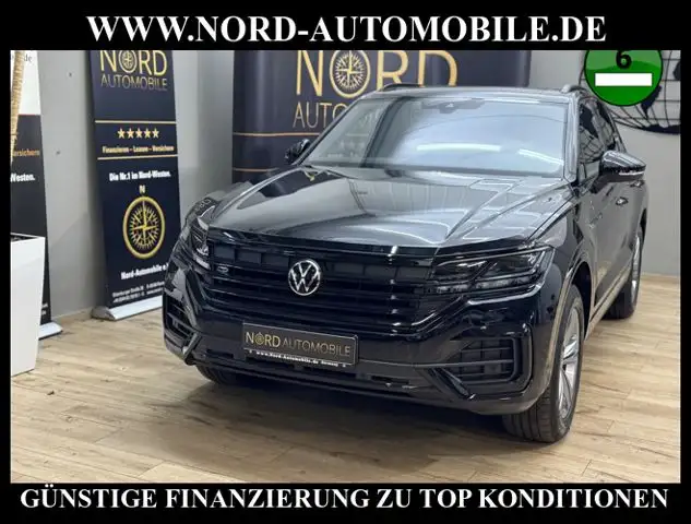Volkswagen Touareg view 5