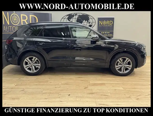 Volkswagen Touareg view 7