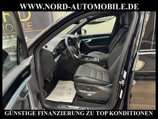 Volkswagen Touareg view 15