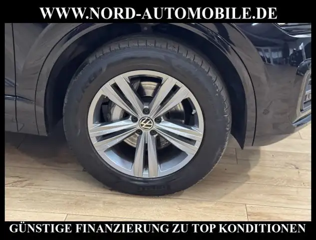 Volkswagen Touareg view 13