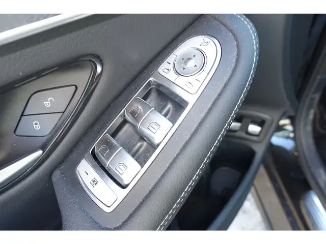 Mercedes-Benz 300 view 14