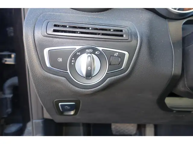 Mercedes-Benz 300 view 13