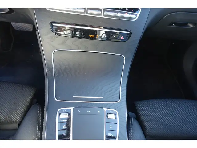 Mercedes-Benz 300 view 11
