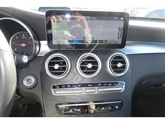 Mercedes-Benz 300 view 10