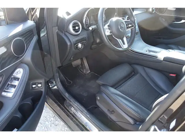 Mercedes-Benz 300 view 5